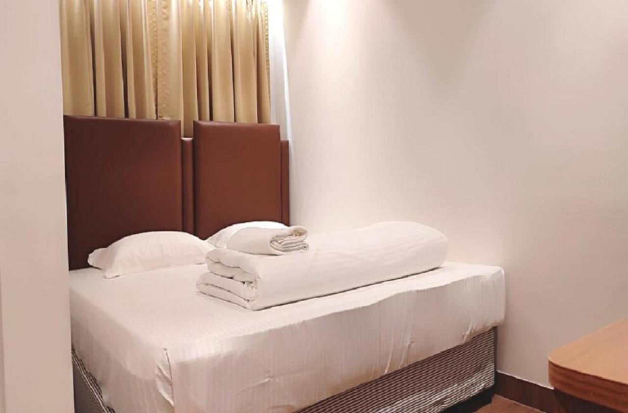 Staymaker Hotel Mohan Palace Baharampur Екстериор снимка