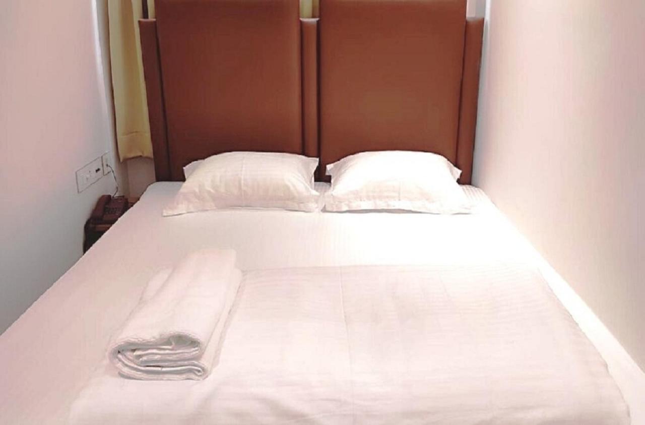 Staymaker Hotel Mohan Palace Baharampur Екстериор снимка