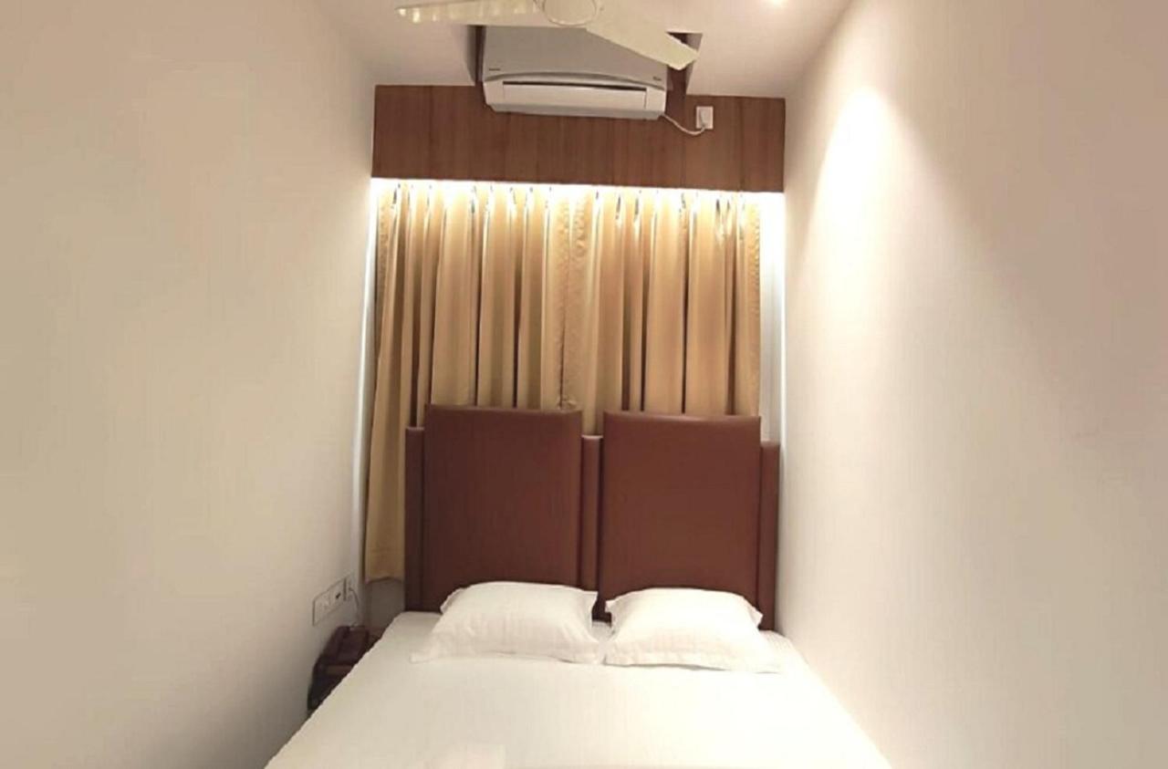 Staymaker Hotel Mohan Palace Baharampur Екстериор снимка