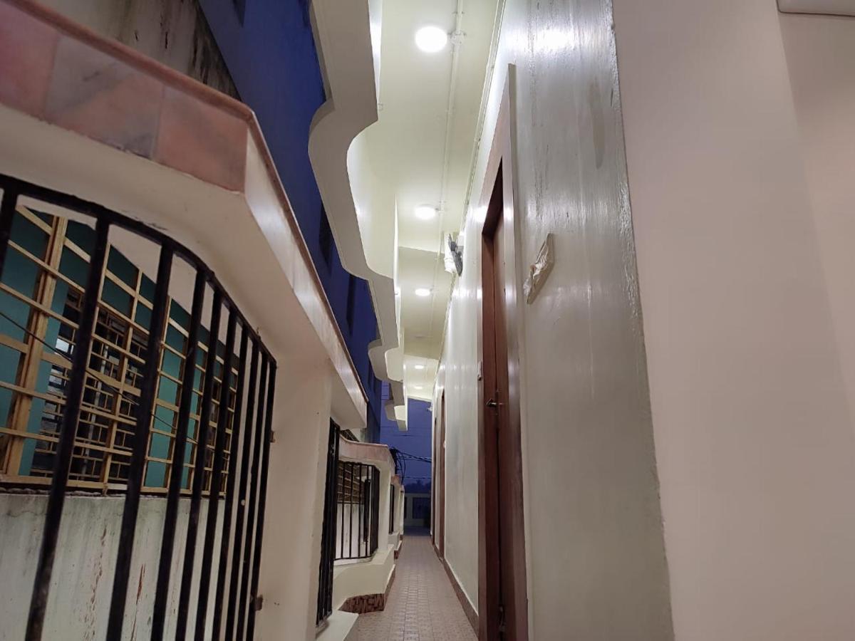 Staymaker Hotel Mohan Palace Baharampur Екстериор снимка