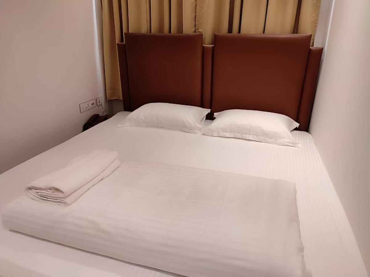 Staymaker Hotel Mohan Palace Baharampur Екстериор снимка