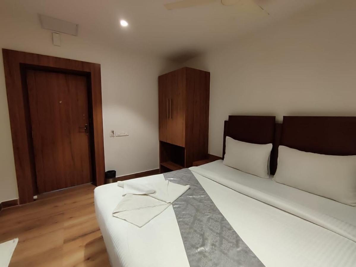Staymaker Hotel Mohan Palace Baharampur Екстериор снимка